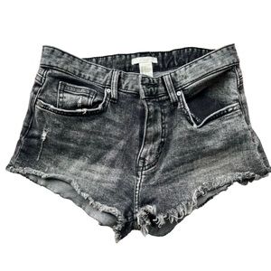 || NEW || H&M Black Distressed Jean Short-Shorts Women’s 2